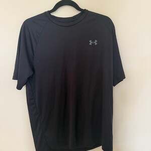 Under Armour Men's Tactical Tech Short Sleeve T-Shirt Black